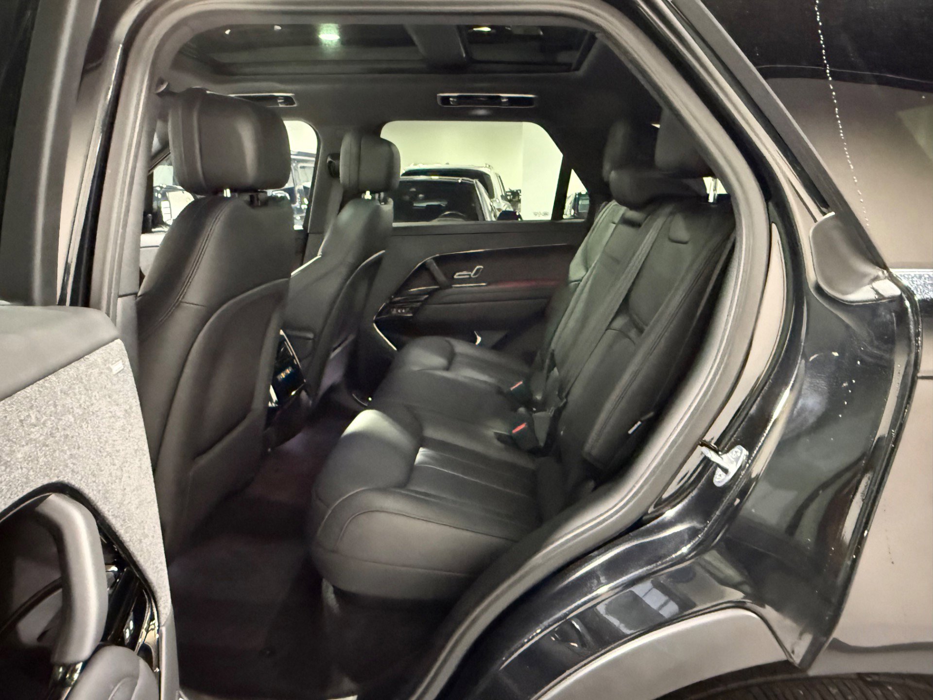 Used 2023 Land Rover Range Rover Sport SE image 60