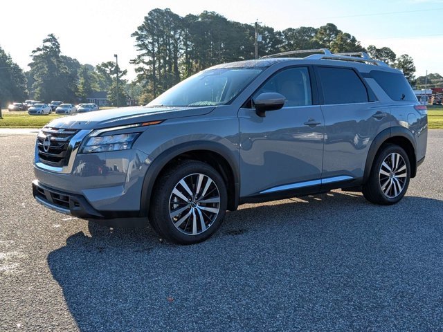 New 2025 Nissan Pathfinder Platinum w/ Cargo Package image 8