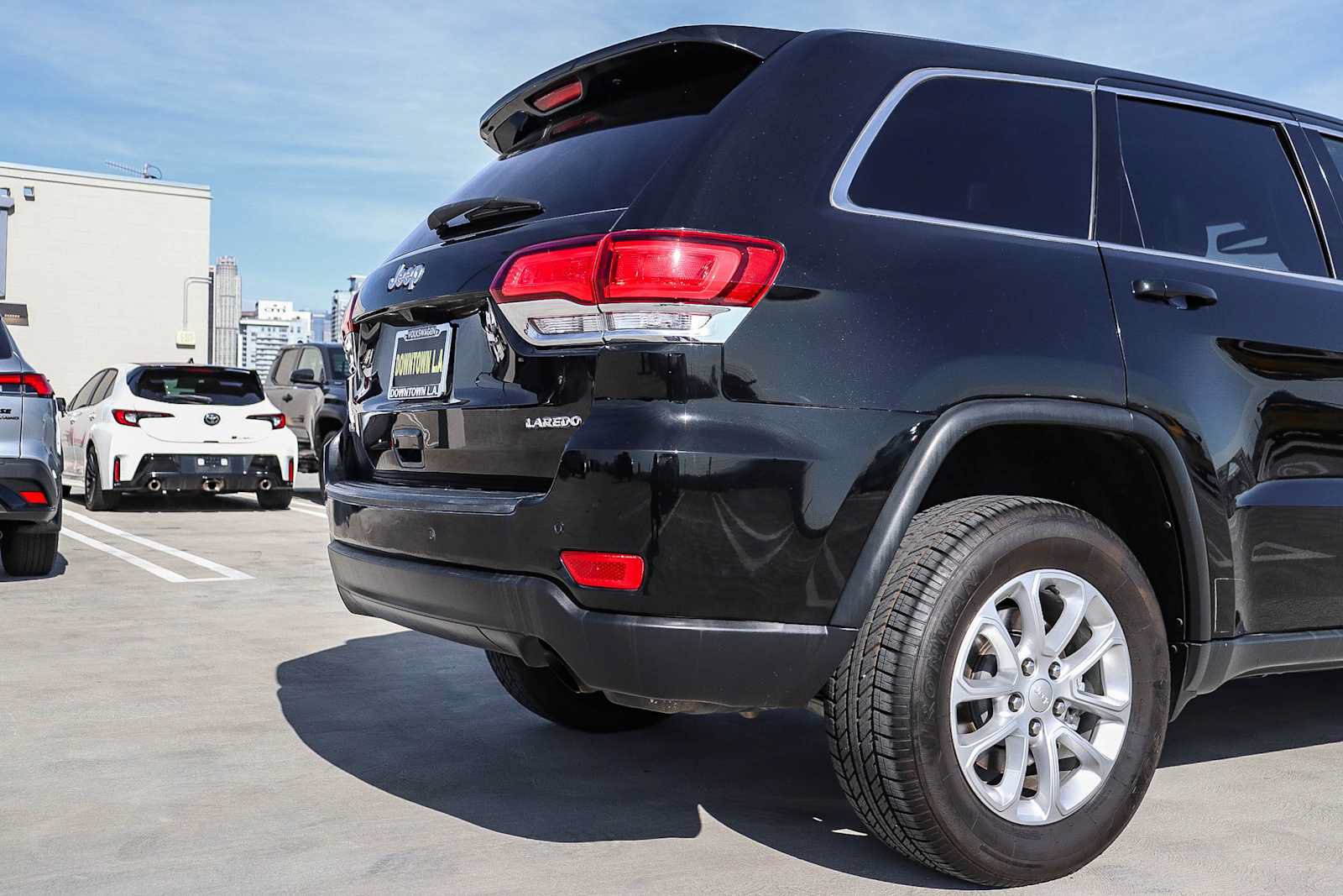 Used 2022 Jeep Grand Cherokee Laredo X AWD/4WD image 9