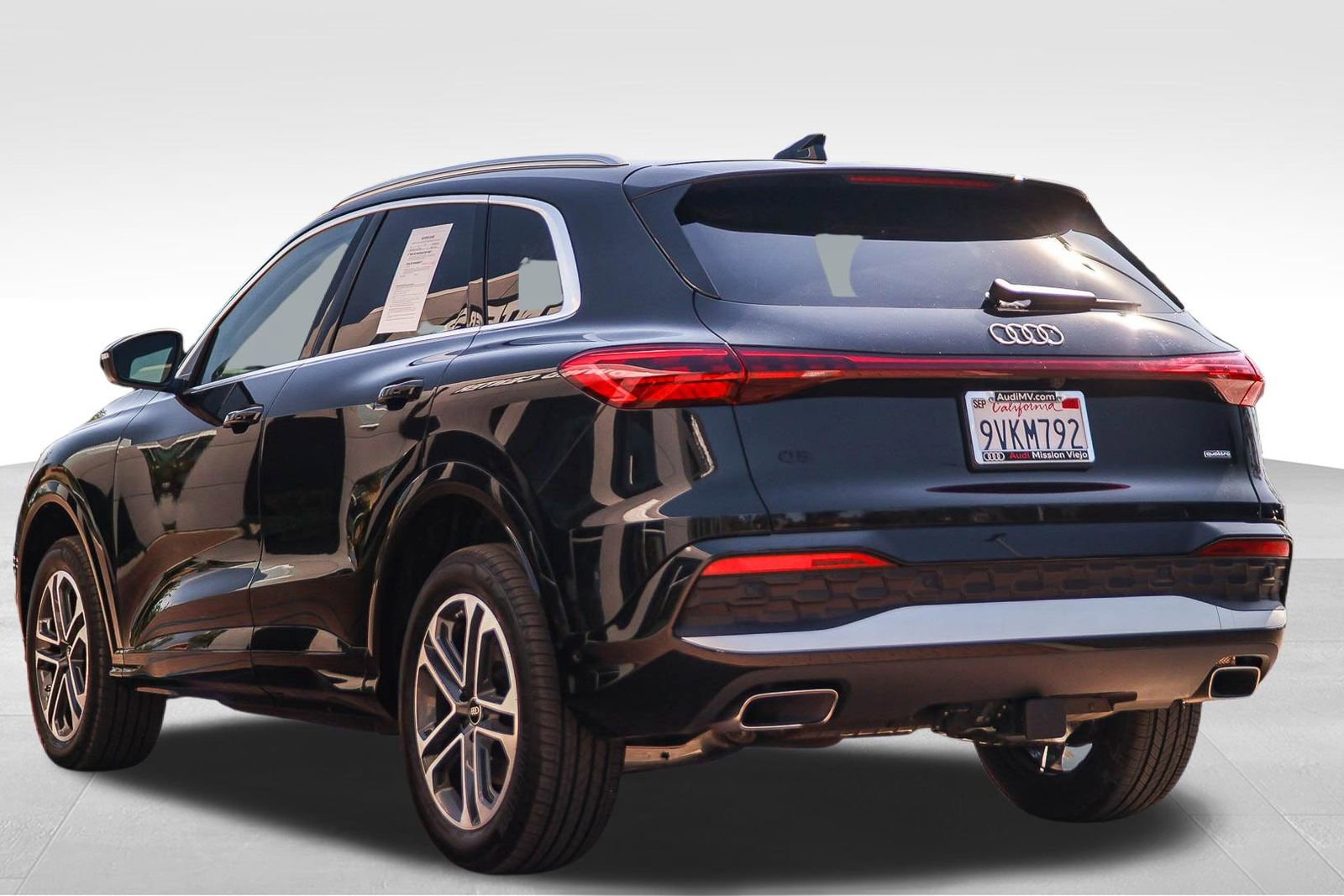 Certified 2025 Audi Q5 Premium w/ Convenience Package image 5