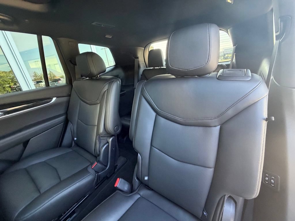 Used 2025 Cadillac XT6 Premium Luxury w/ Technology Package FWD image 15