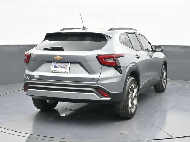 New 2026 Chevrolet Trax LT w/ Driver Confidence Package FWD image 9