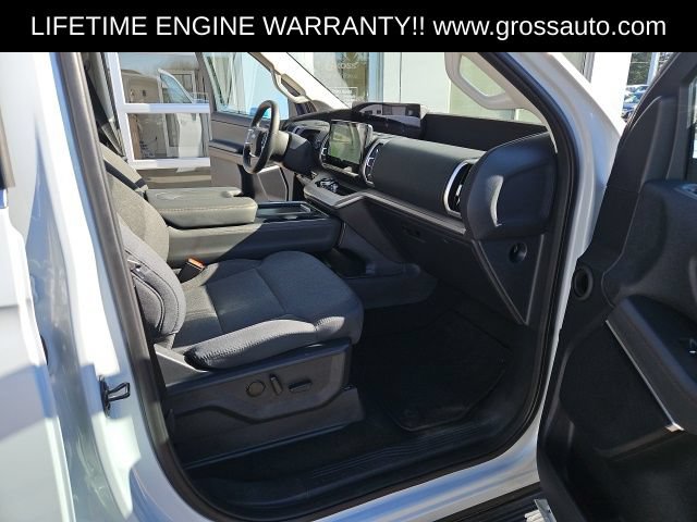 Used 2025 Ford Expedition Active AWD/4WD image 32