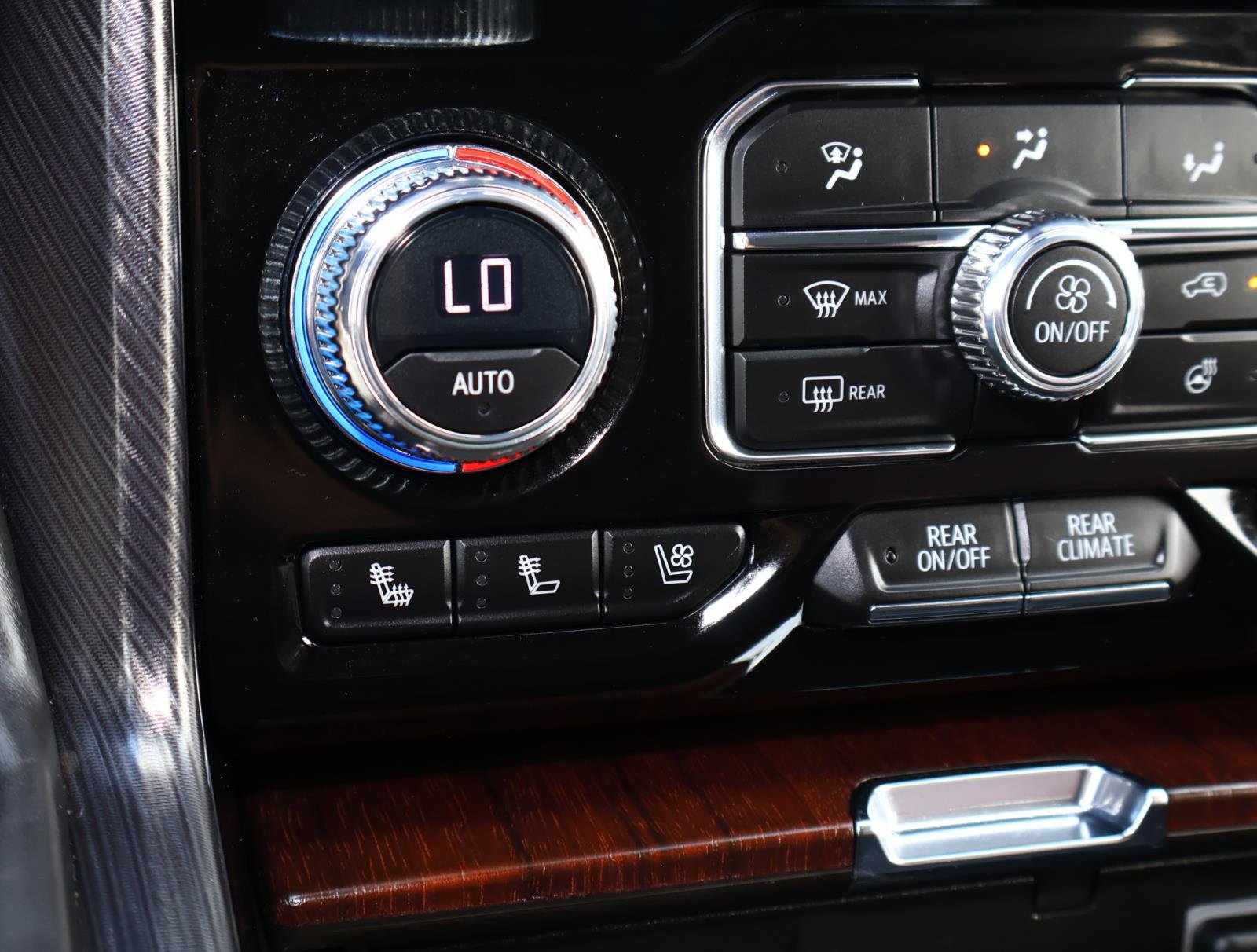 Used 2023 GMC Yukon Denali Ultimate image 31