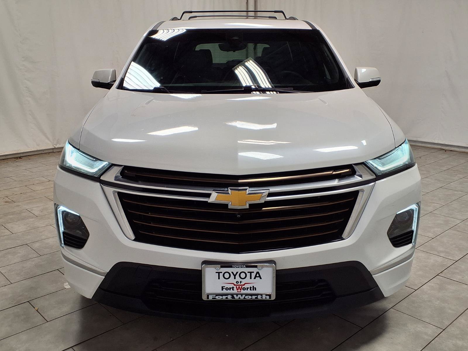 Used 2023 Chevrolet Traverse High Country FWD image 2