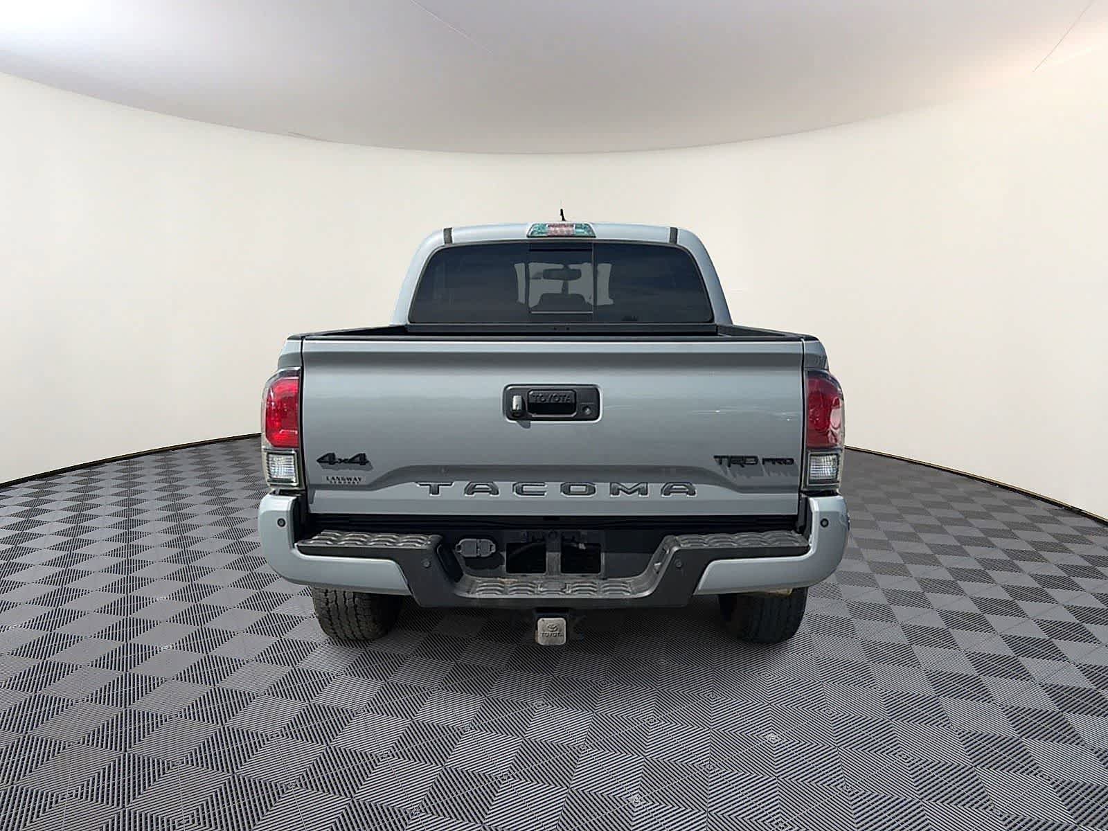 Used 2017 Toyota Tacoma TRD Pro AWD/4WD image 7