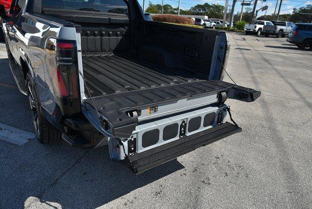 New 2025 GMC Sierra EV Denali image 19