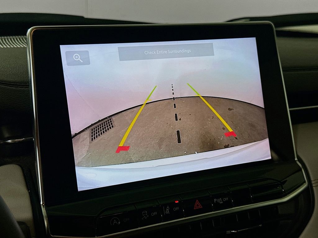 Used 2024 Jeep Compass Limited image 10