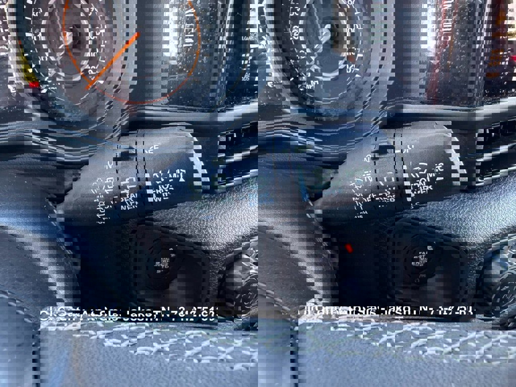 Used 2025 Jeep Wrangler Sport image 40