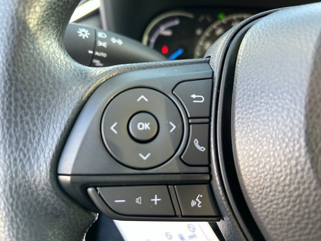 Used 2025 Toyota RAV4 XLE image 28