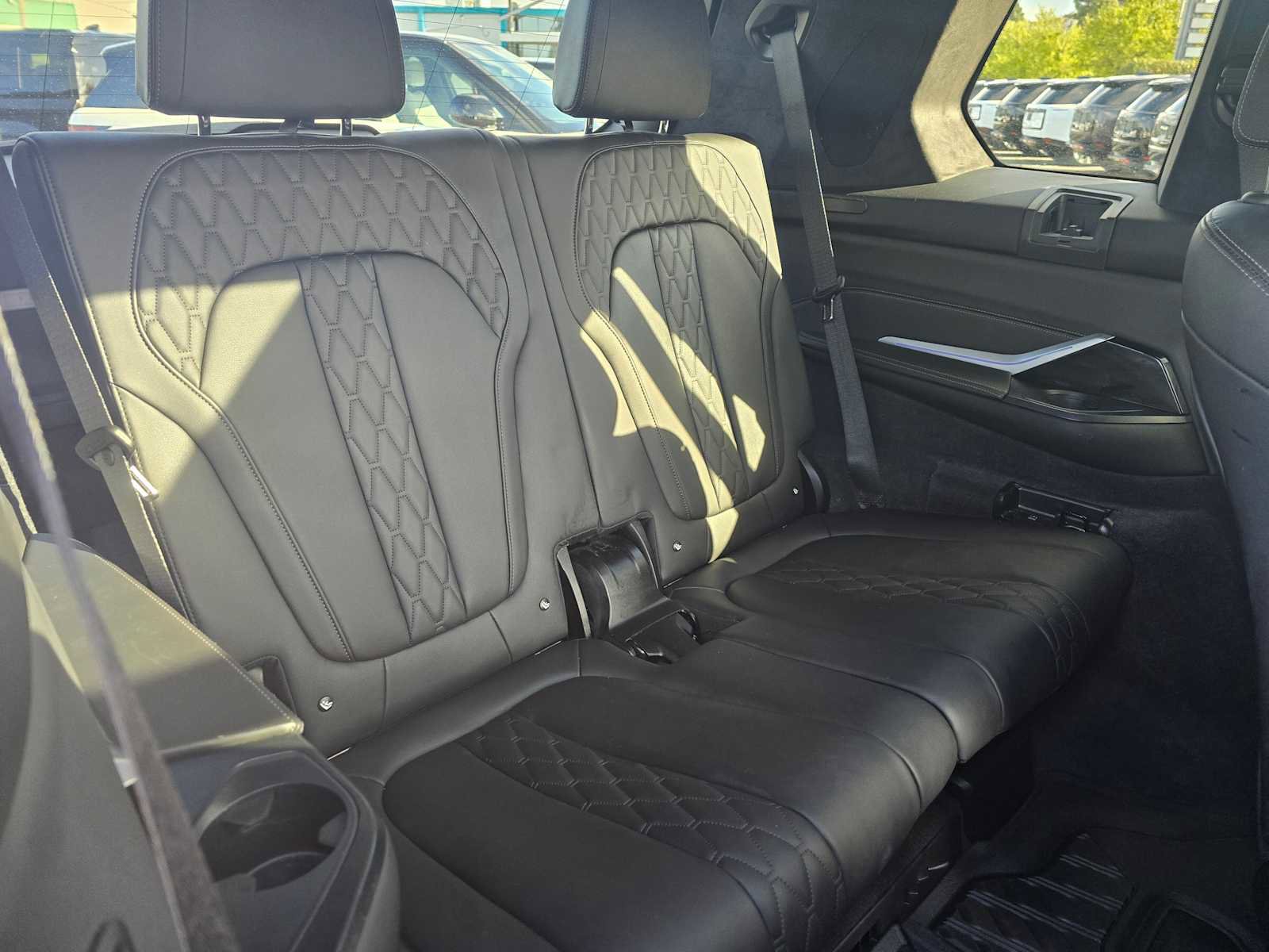 Used 2023 BMW X7 xDrive40i w/ M Sport Package image 16