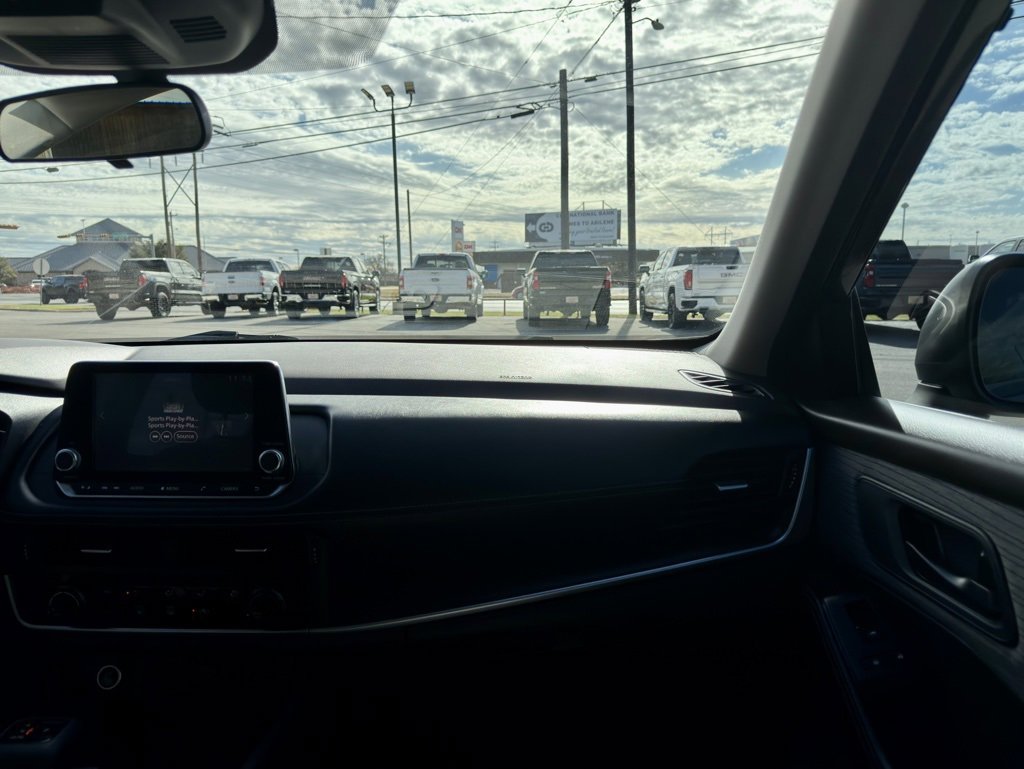 Used 2021 Nissan Rogue S image 16