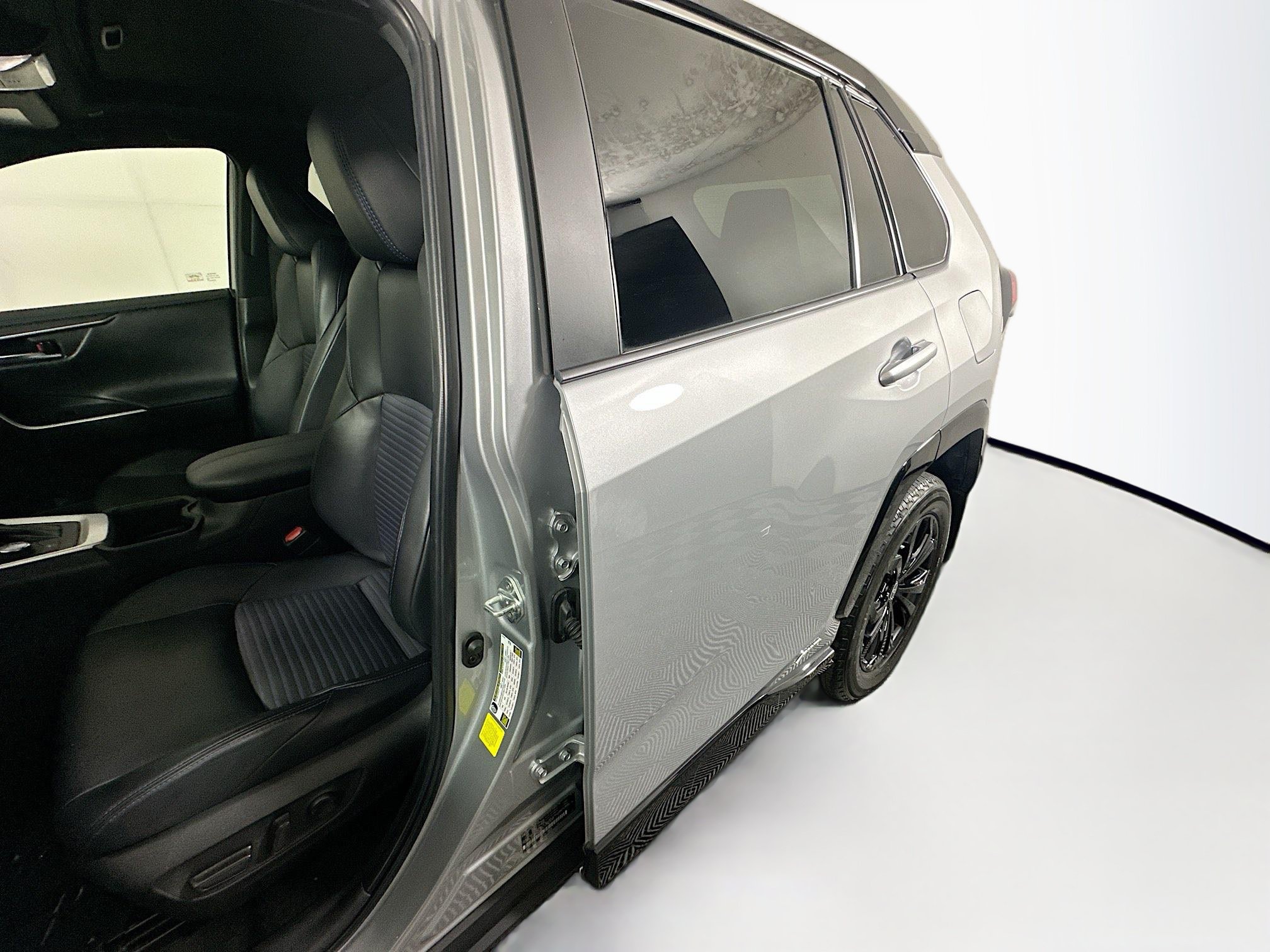 Used 2024 Toyota RAV4 XSE AWD/4WD image 12
