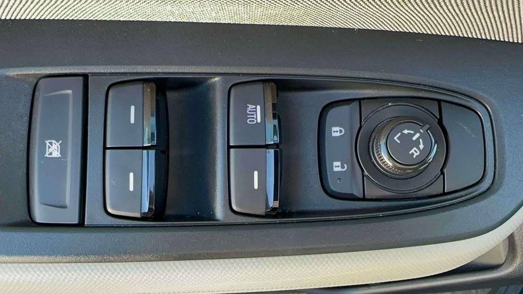 Certified 2025 Subaru Forester image 12