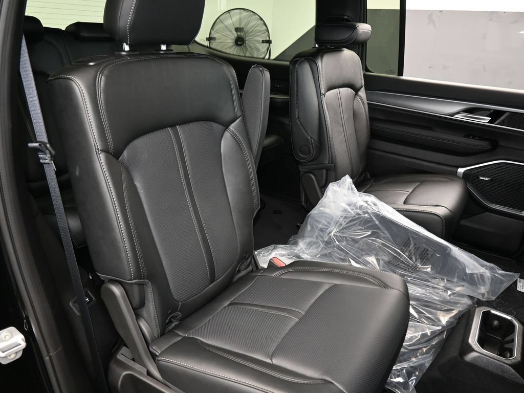 New 2026 Jeep Grand Wagoneer Limited AWD/4WD image 38