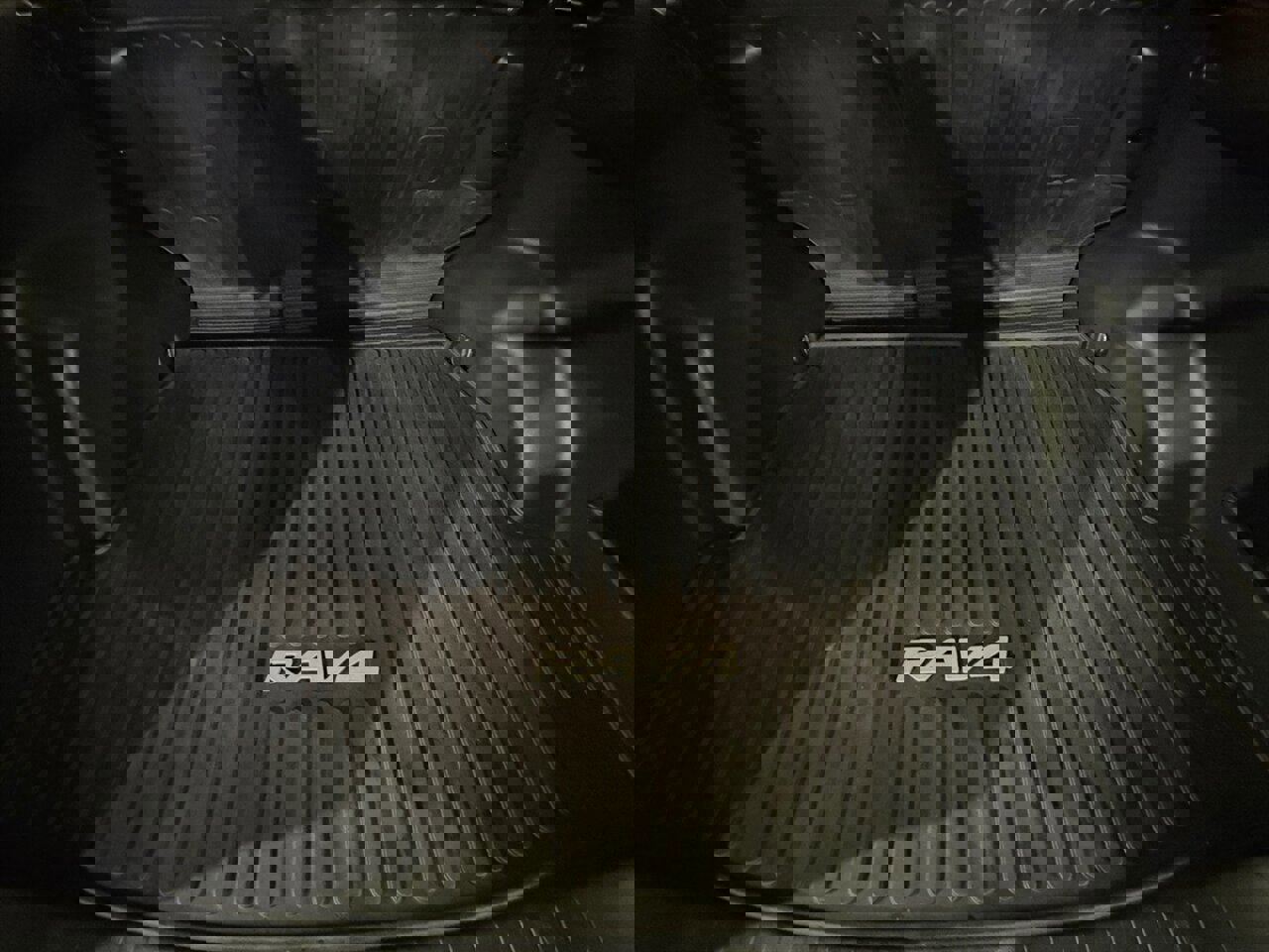 Used 2021 Toyota RAV4 LE image 17