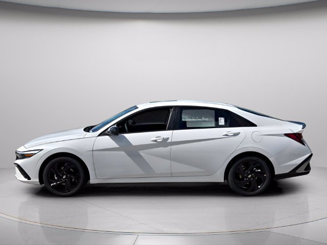 New 2026 Hyundai Elantra SEL Sport FWD image 2