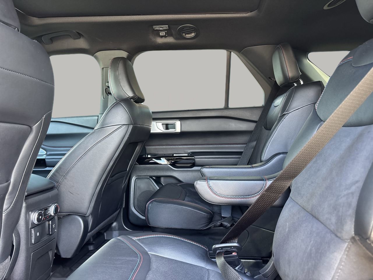 Used 2023 Ford Explorer ST w/ Equipment Group 401A image 18