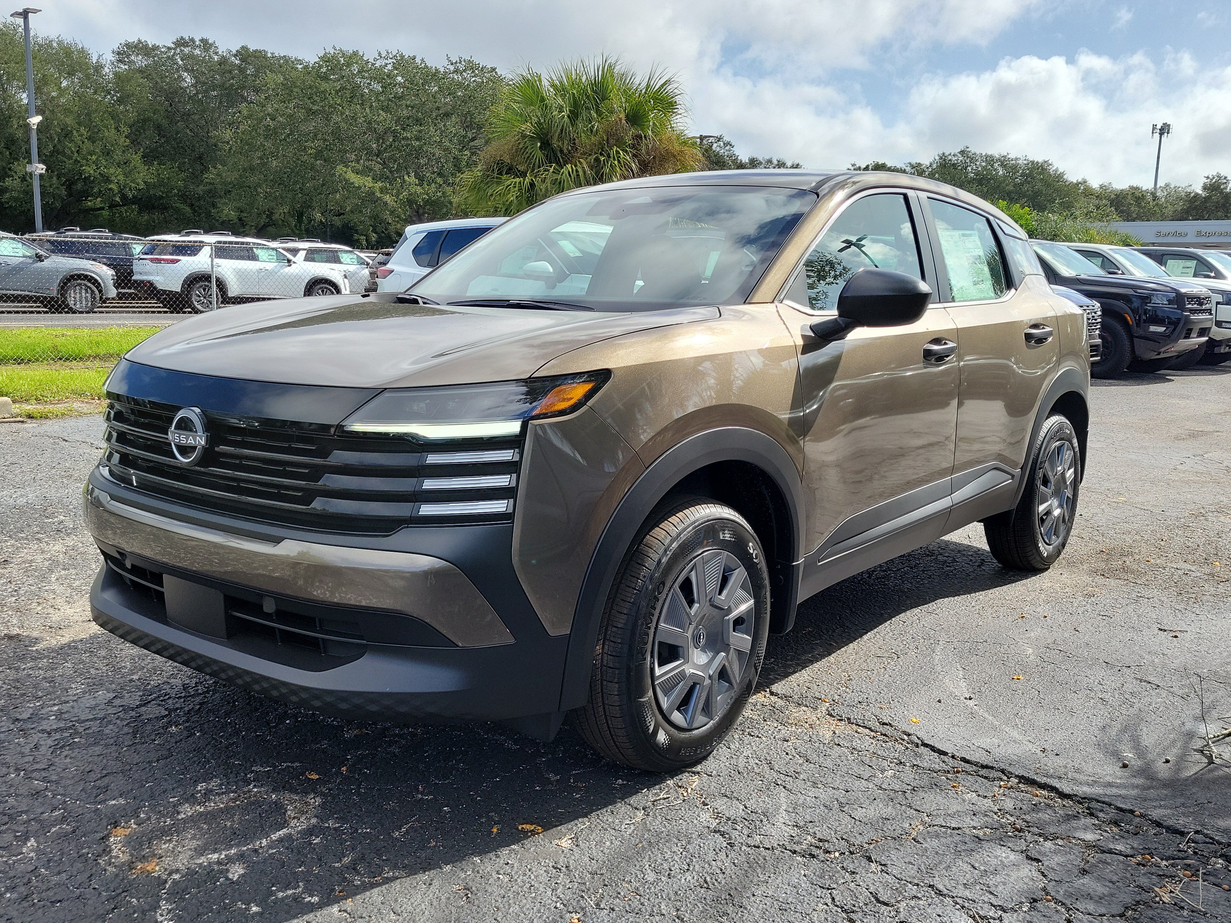 New 2027 Nissan Kicks S FWD image 3