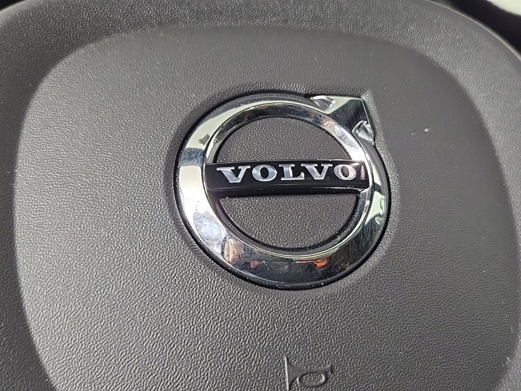 Certified 2024 Volvo XC60 T8 Ultimate image 33