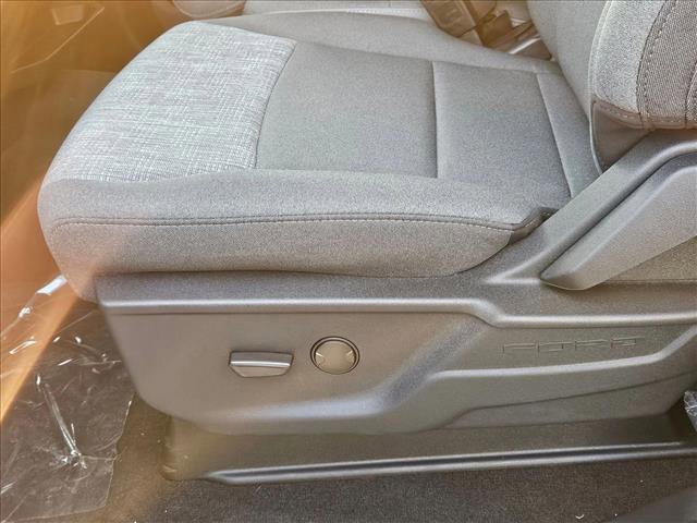 New 2025 Ford F250 XLT w/ FX4 Off-Road Package image 4