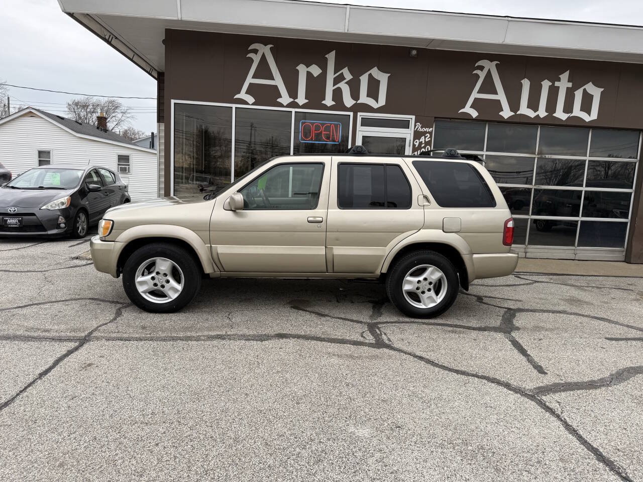 Used 2002 INFINITI QX4 4WD w/ (X03) Heated Seats Pkg image 8