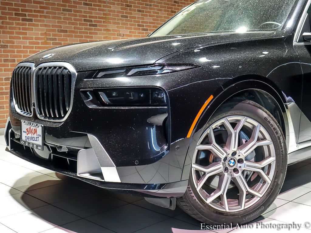 Used 2025 BMW X7 xDrive40i w/ Premium Package image 3