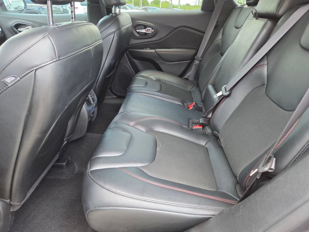 Used 2022 Jeep Cherokee Trailhawk AWD/4WD image 23