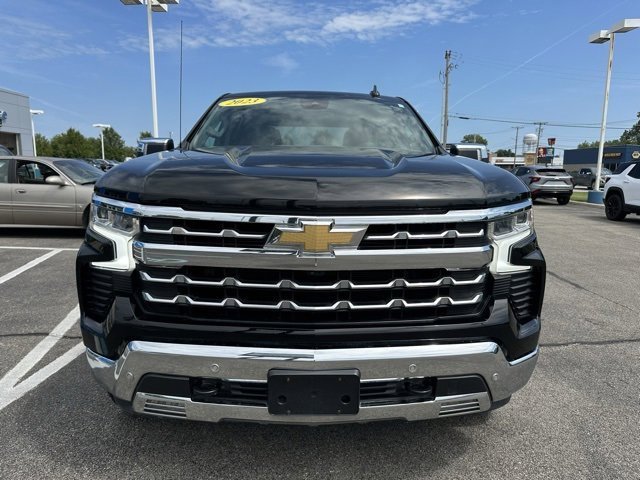 Used 2023 Chevrolet Silverado 1500 LTZ image 3