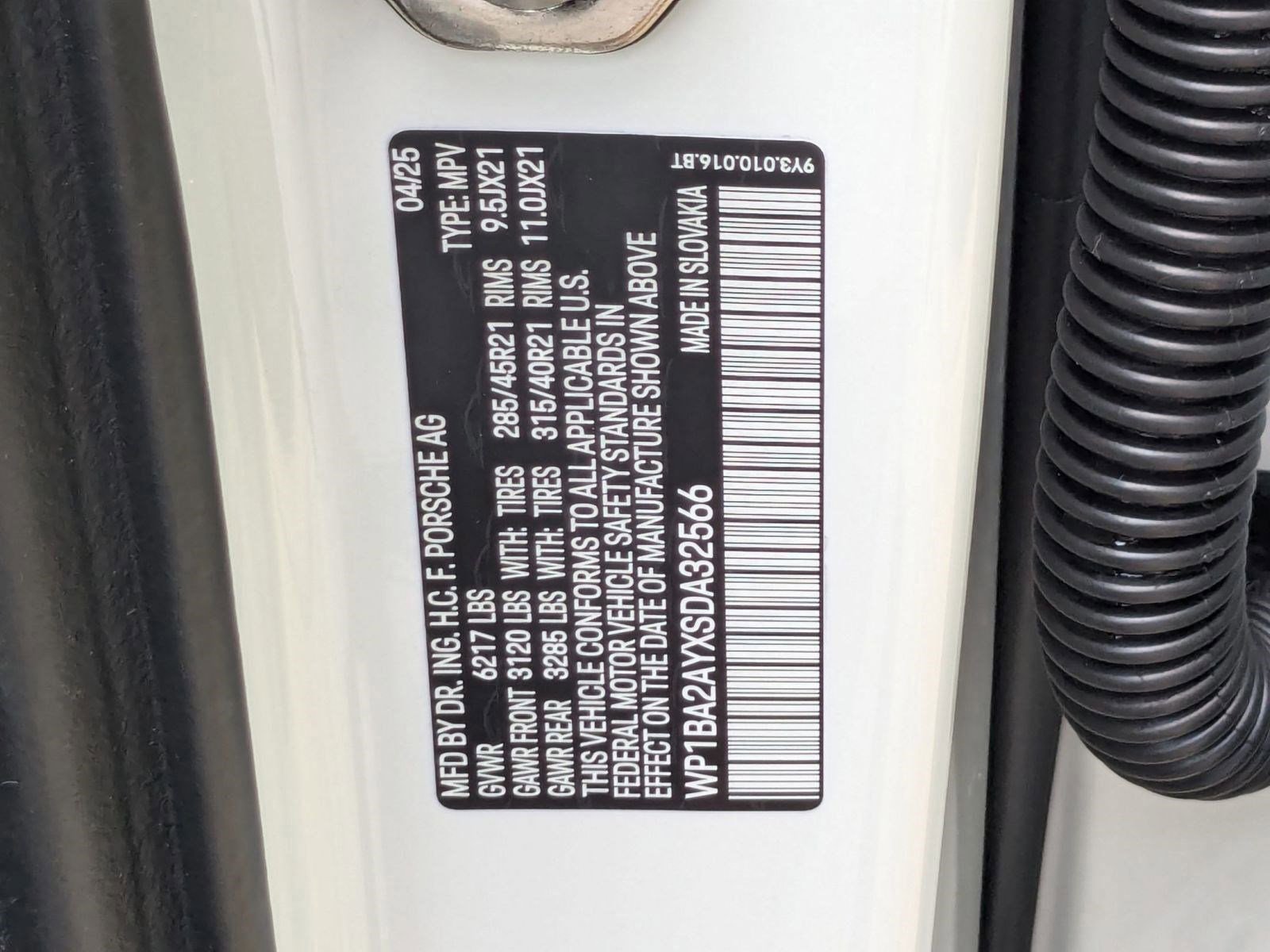 Certified 2025 Porsche Cayenne image 30