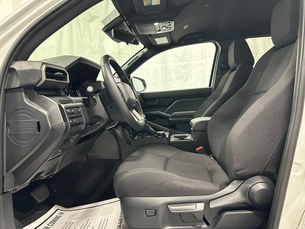 Used 2025 Toyota 4Runner SR5 AWD/4WD image 14