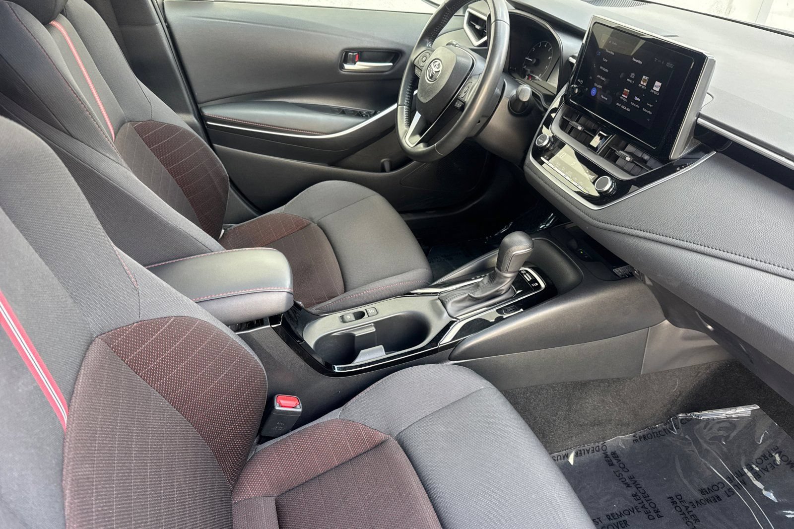 Certified 2024 Toyota Corolla SE w/ SE Premium Package FWD image 21