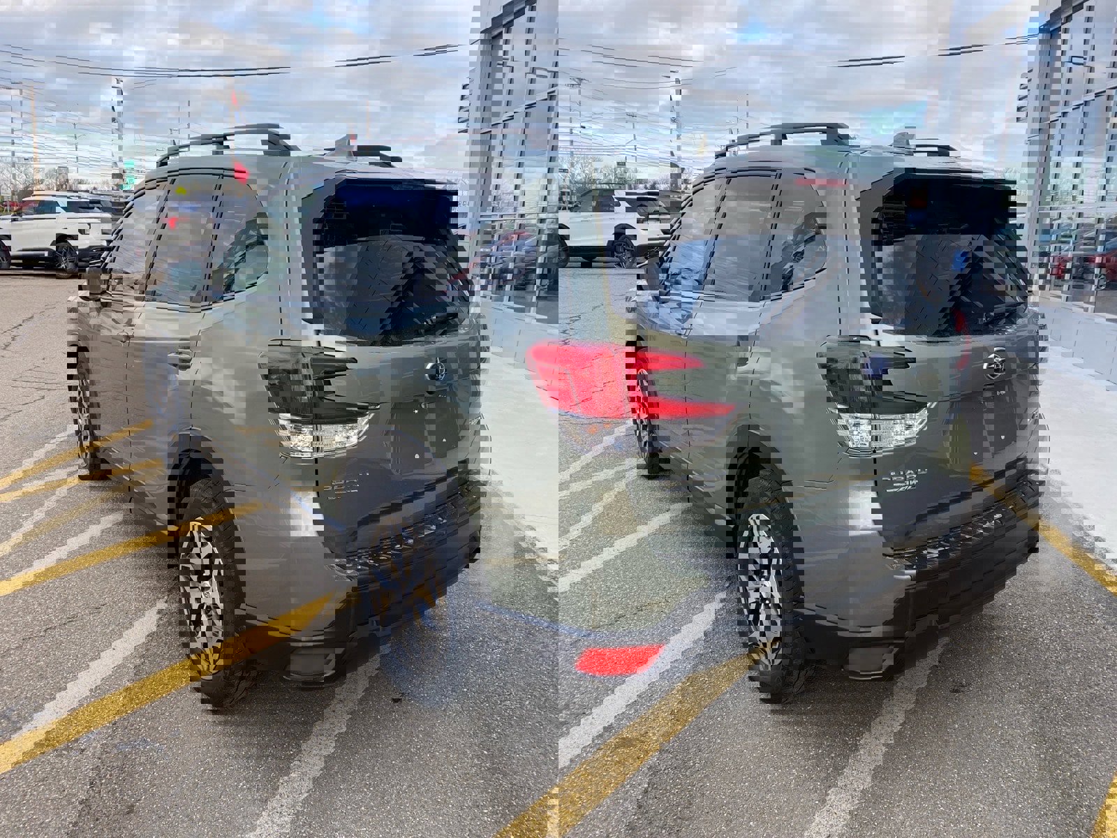 Used 2020 Subaru Forester Premium image 3