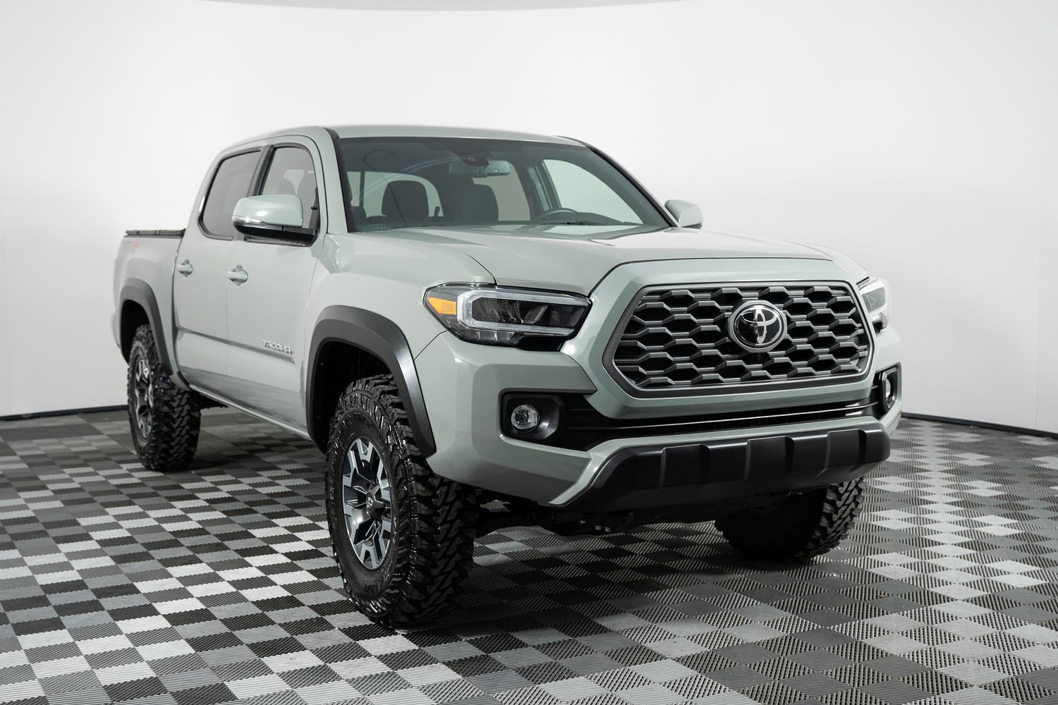 Used 2023 Toyota Tacoma TRD Off-Road image 10