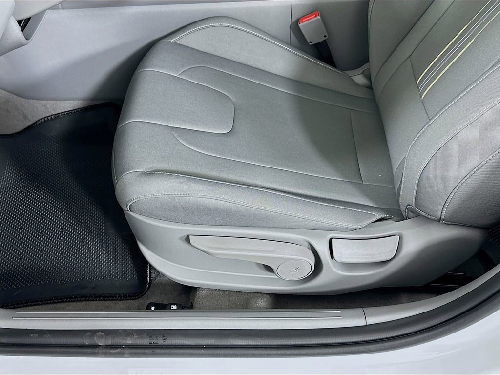 New 2026 Hyundai Elantra Sport image 19