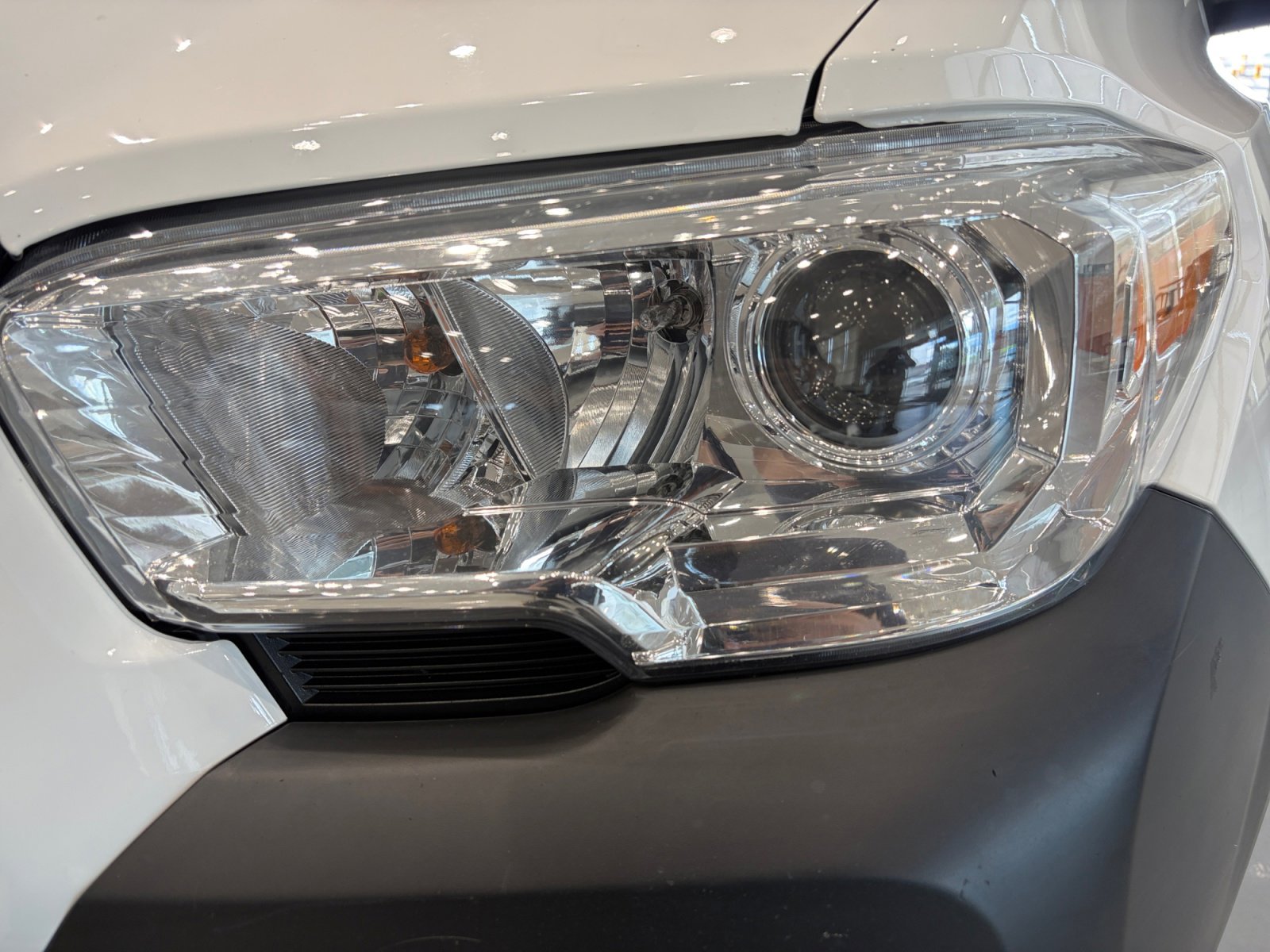 Used 2021 Toyota Tacoma SR RWD image 9