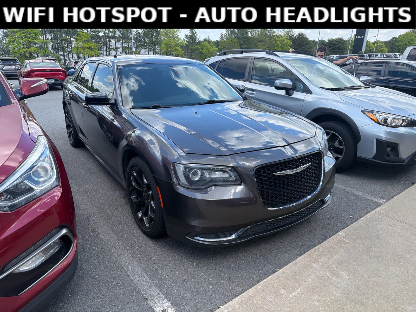 Used 2019 Chrysler 300 Touring w/ Sport Appearance Package image 4
