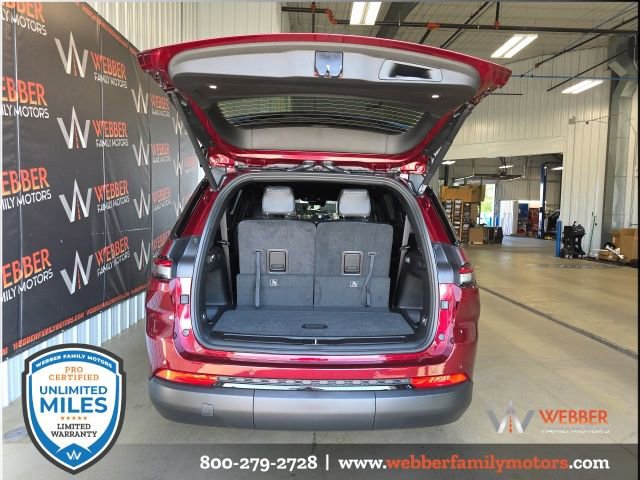 New 2025 Jeep Grand Cherokee L Limited w/ Black Appearance Package image 6