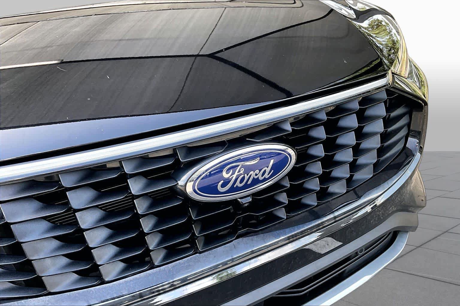 Used 2023 Ford Escape Platinum w/ Premium Technology Package AWD/4WD image 30