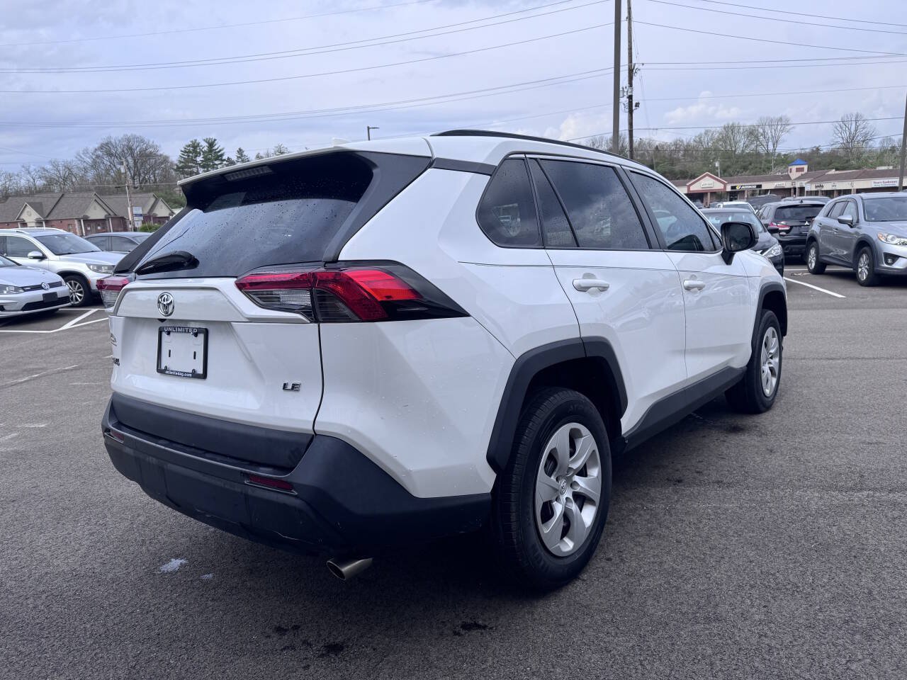 Used 2020 Toyota RAV4 LE FWD image 6
