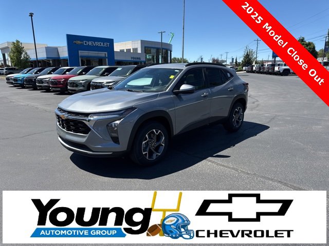 New 2025 Chevrolet Trax LT w/ Sunroof Package