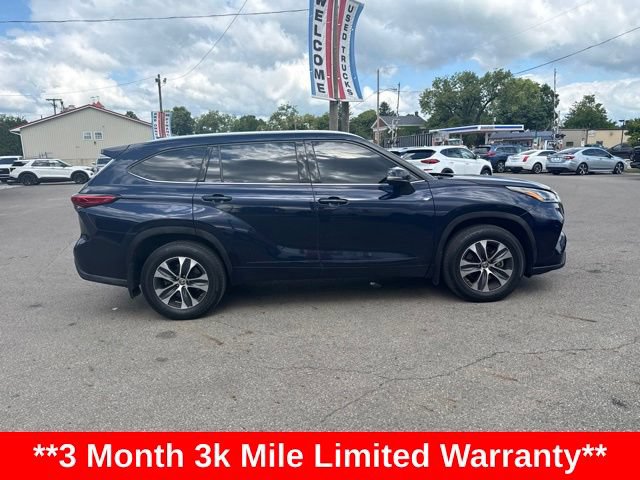 Used 2020 Toyota Highlander XLE w/ Protection Package #3 AWD/4WD image 2