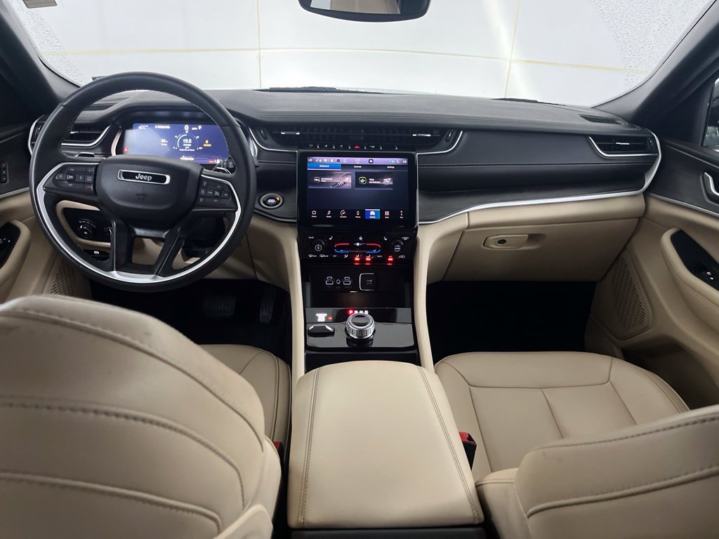 Used 2024 Jeep Grand Cherokee L Limited AWD/4WD image 32