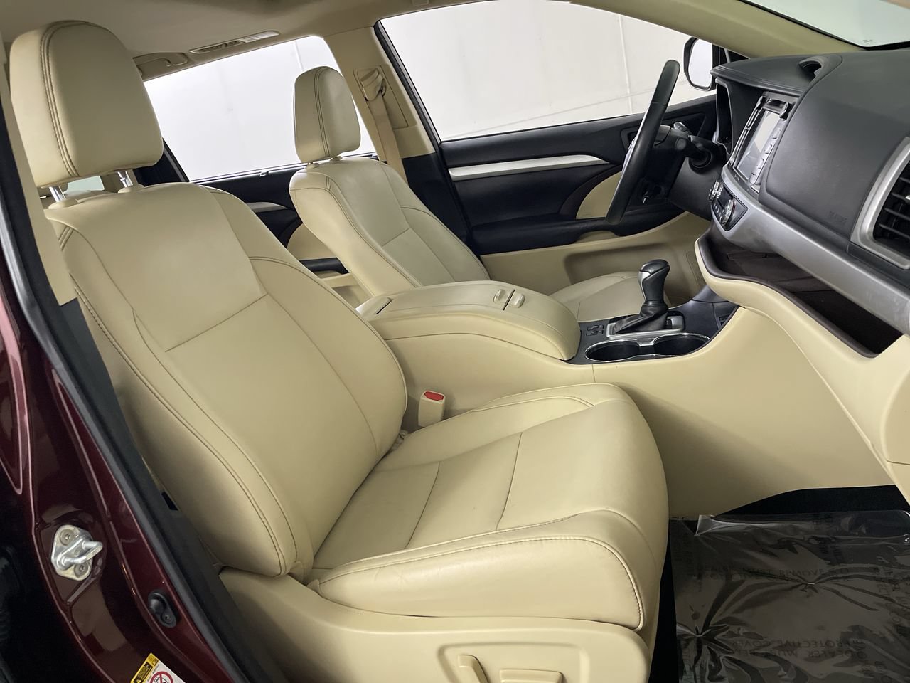 Used 2017 Toyota Highlander XLE AWD/4WD image 27