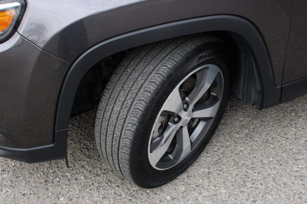 Used 2020 Jeep Cherokee Limited image 41