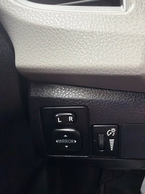 Used 2016 Toyota Corolla LE FWD image 13