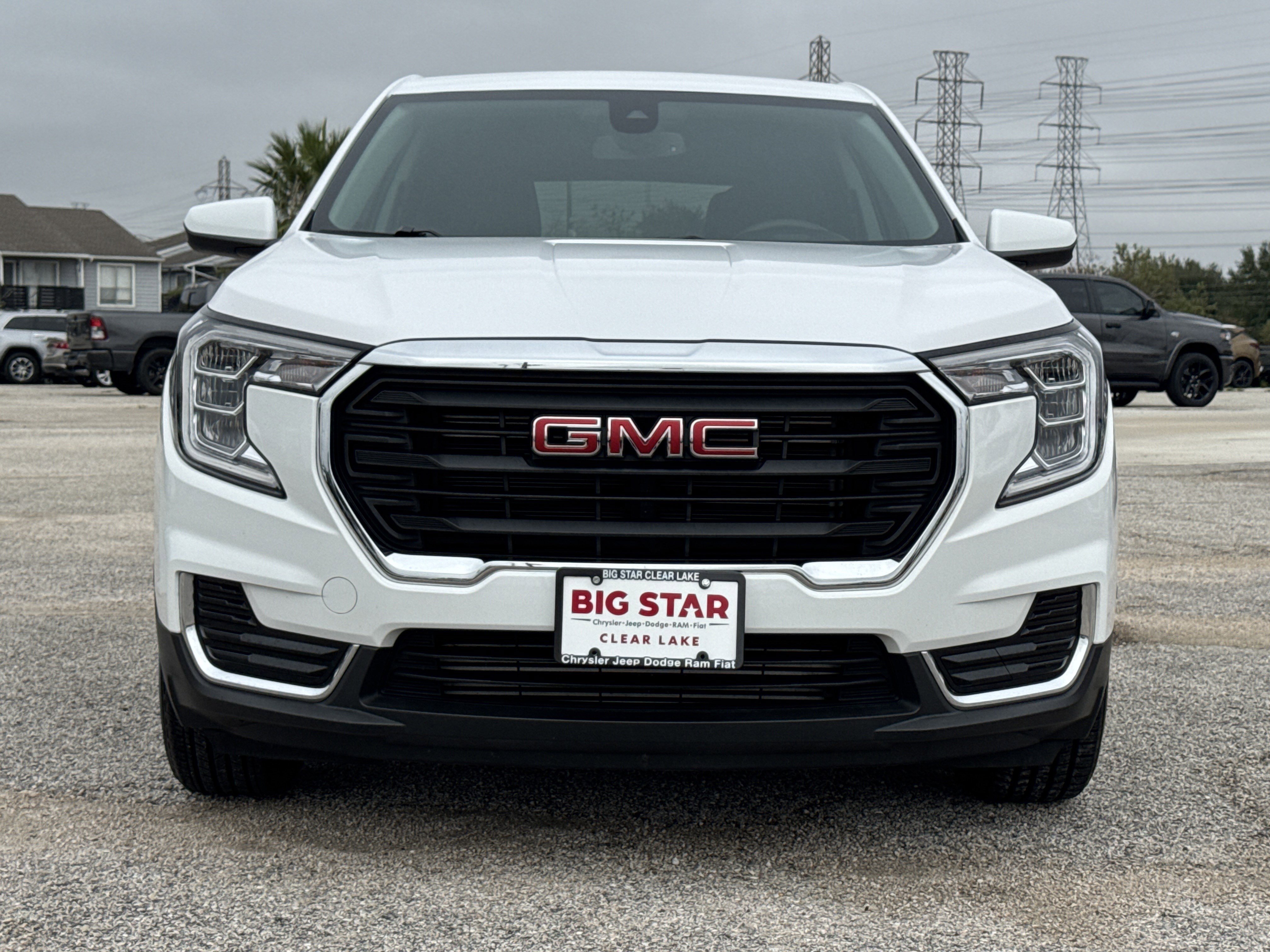 Used 2024 GMC Terrain SLE image 8