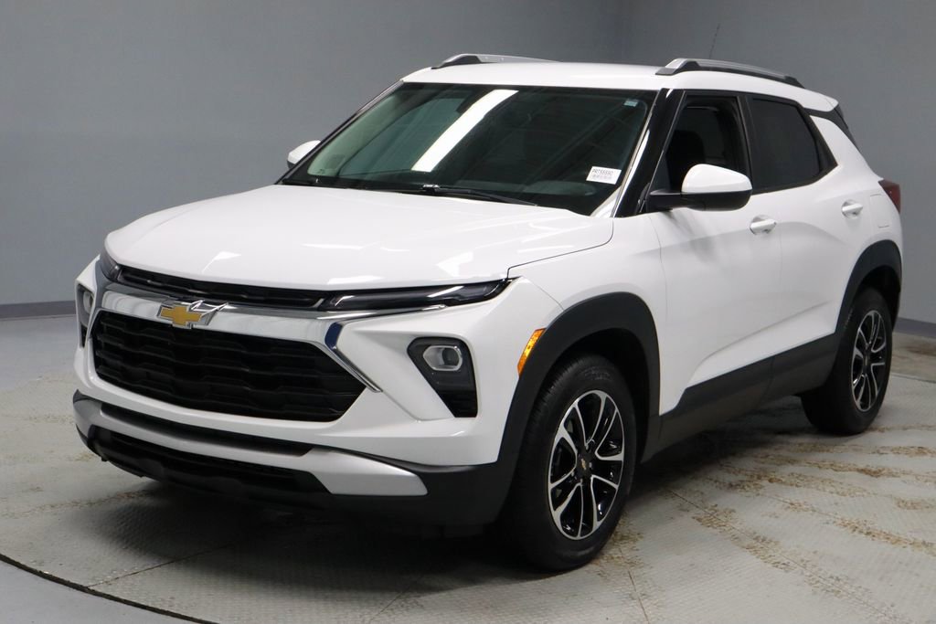 Used 2024 Chevrolet TrailBlazer LT w/ LT Cold Weather Package FWD image 7