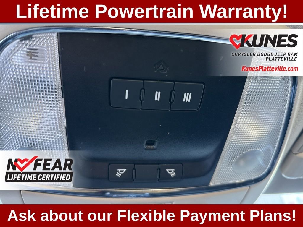 Used 2021 Chrysler 300 Touring L image 23