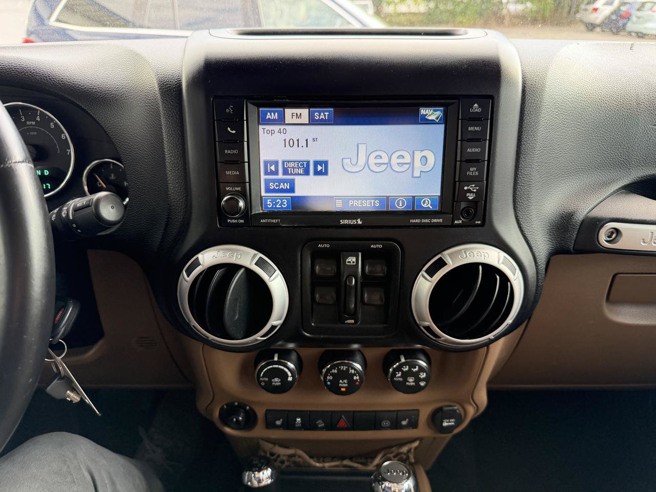 Used 2012 Jeep Wrangler Unlimited Sahara w/ Dual Top Group AWD/4WD image 30